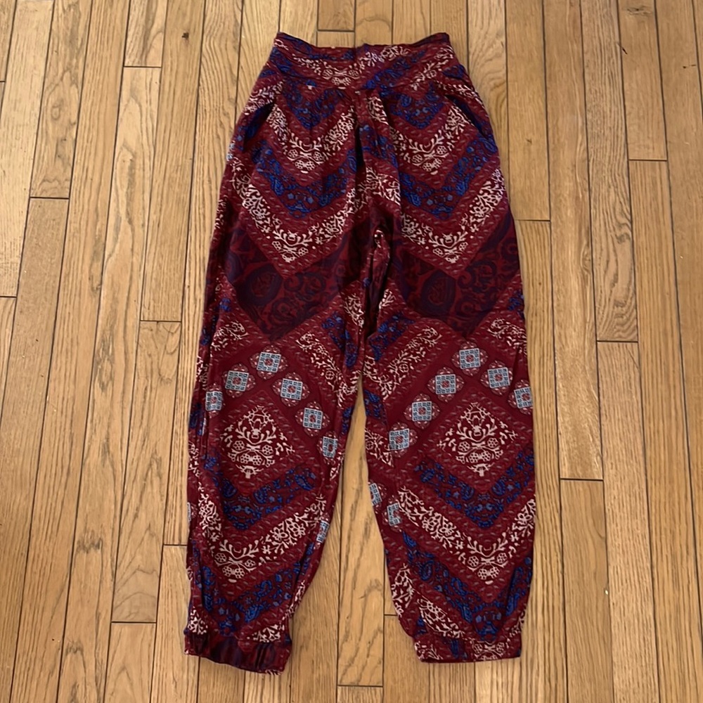 Patterned maroon pants - Picture 1 of 12